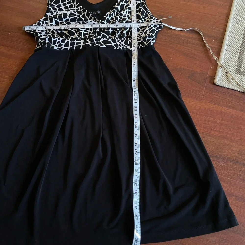 En Focus Black White Animal Print Dress V Neck sz 14 sleeveless spandex tie back - Picture 6 of 13